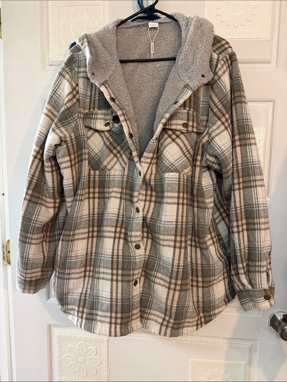 Heavy flannel jacket with lining and hood. Size xxl.